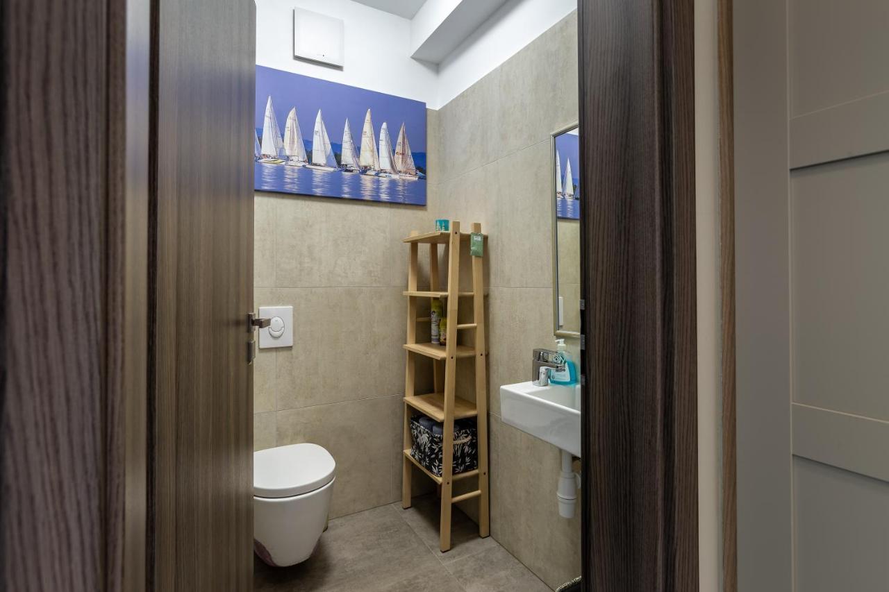 Lake Side Luxury Steps To The Lake Lela - Happy Rentals Balatonlelle Luaran gambar