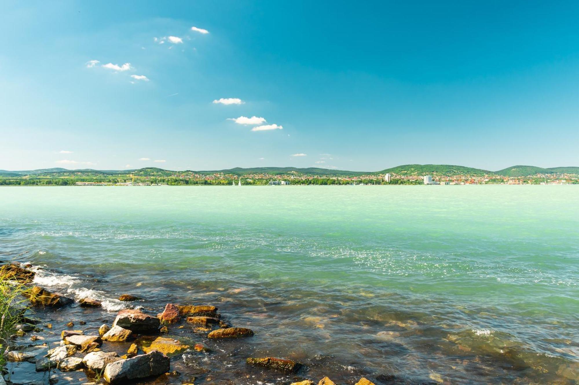 Lake Side Luxury Steps To The Lake Lela - Happy Rentals Balatonlelle Luaran gambar
