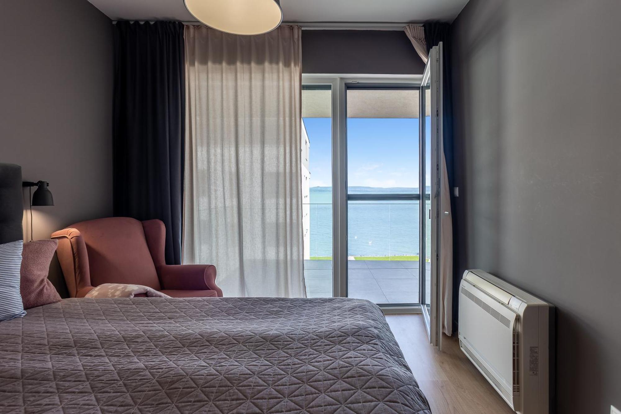 Lake Side Luxury Steps To The Lake Lela - Happy Rentals Balatonlelle Luaran gambar