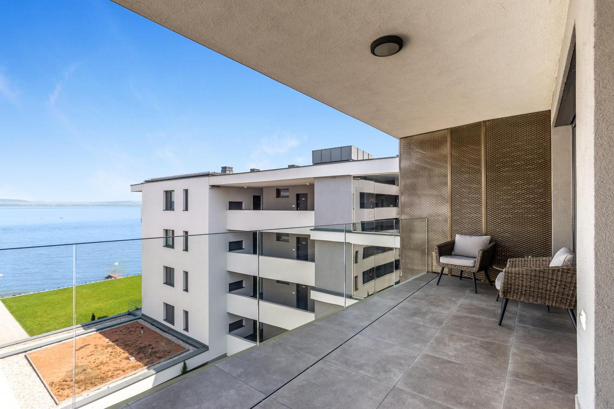 Lake Side Luxury Steps To The Lake Lela - Happy Rentals Balatonlelle Luaran gambar