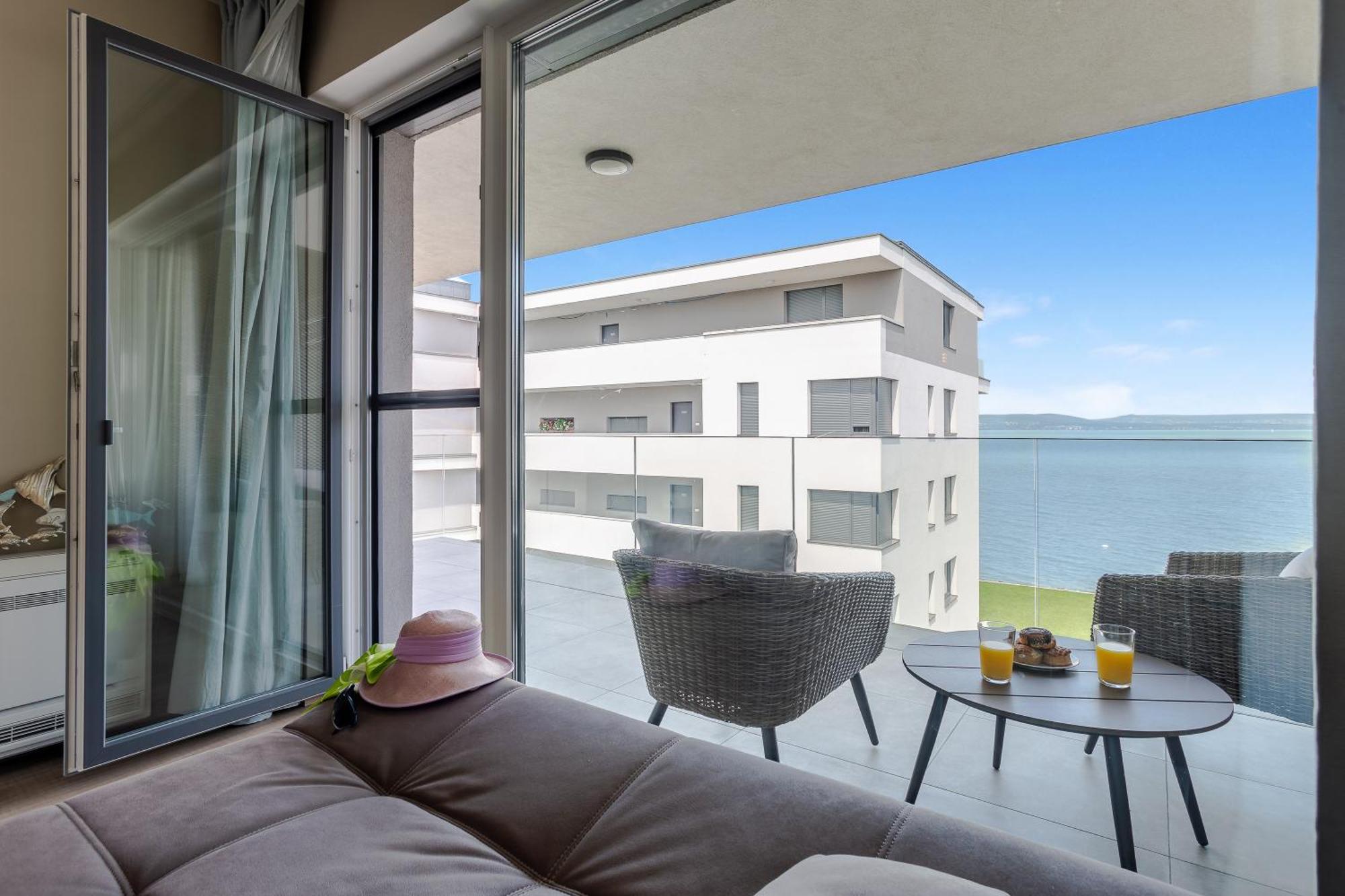 Lake Side Luxury Steps To The Lake Lela - Happy Rentals Balatonlelle Luaran gambar